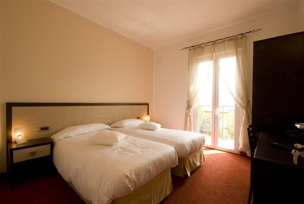 גראבדונה Hotel Lauro מראה חיצוני תמונה