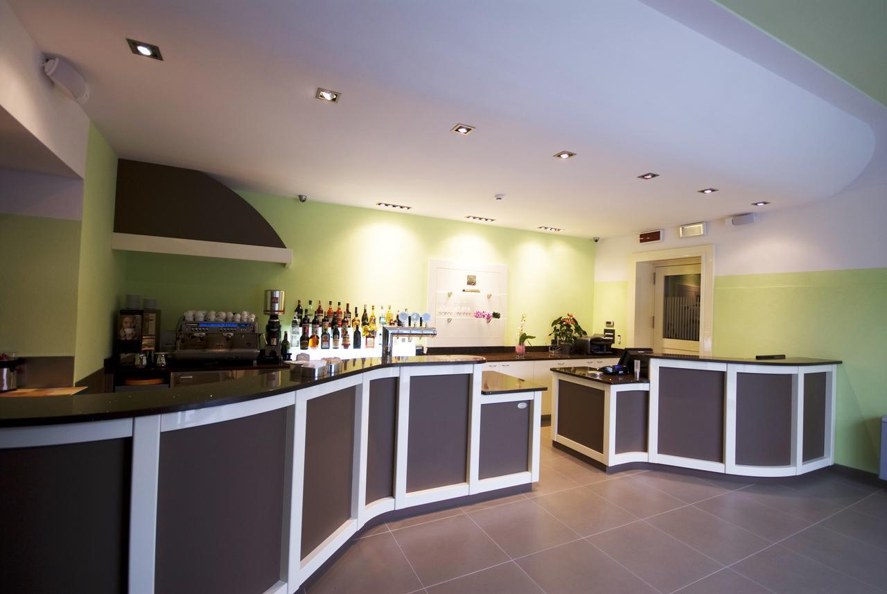 גראבדונה Hotel Lauro מראה חיצוני תמונה